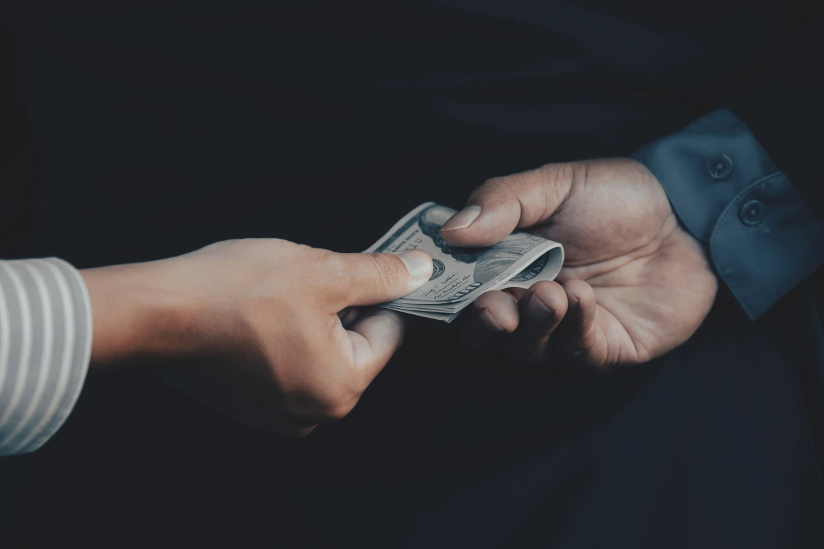 La lutte contre la corruption : dispositifs légaux et efficacité