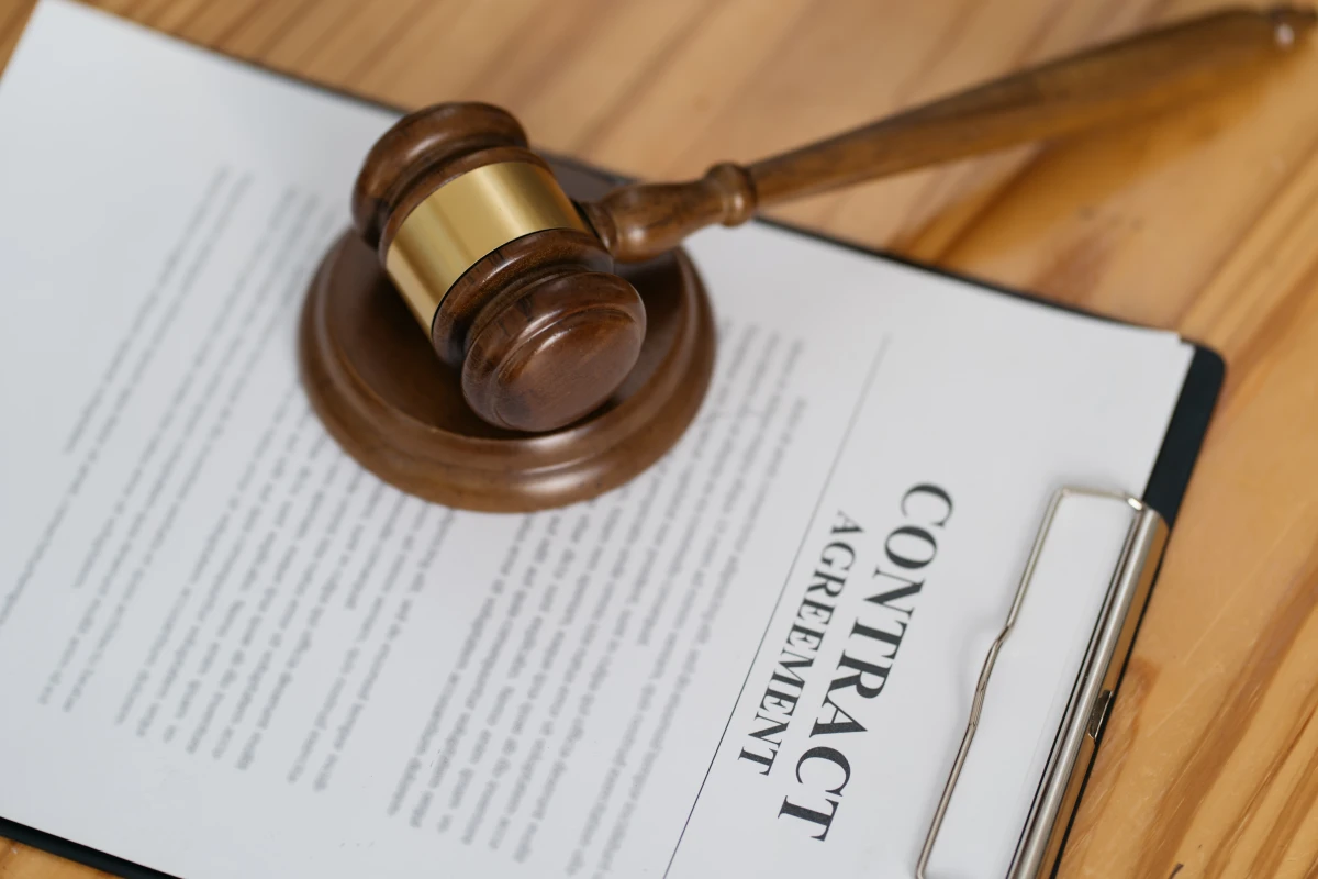 Les clauses d'arbitrage dans les contrats internationaux : la clé d'un règlement efficace des litiges