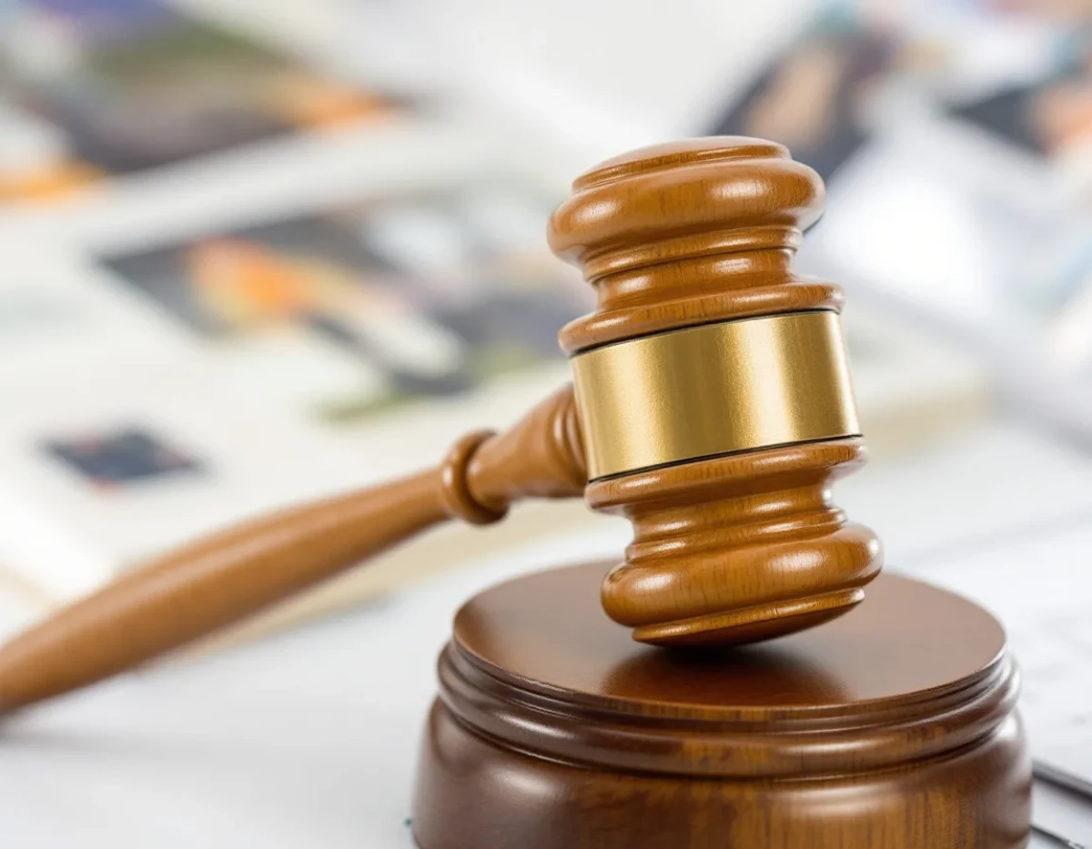 L'importance d'un casier judiciaire vierge pour travailler avec des enfants : enjeux et réglementation