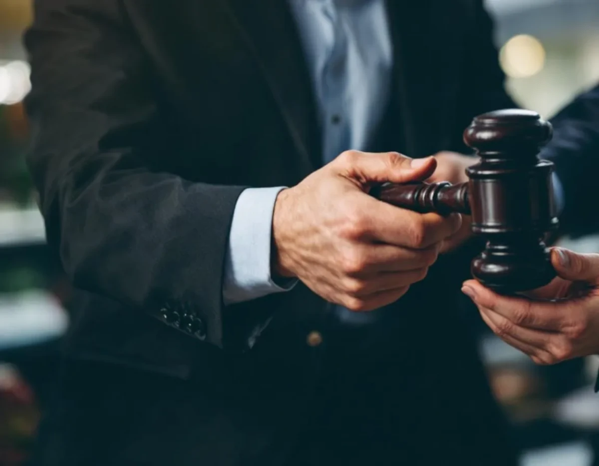 L'Art et la Science de l'Interprétation des Clauses de Contrats Commerciaux